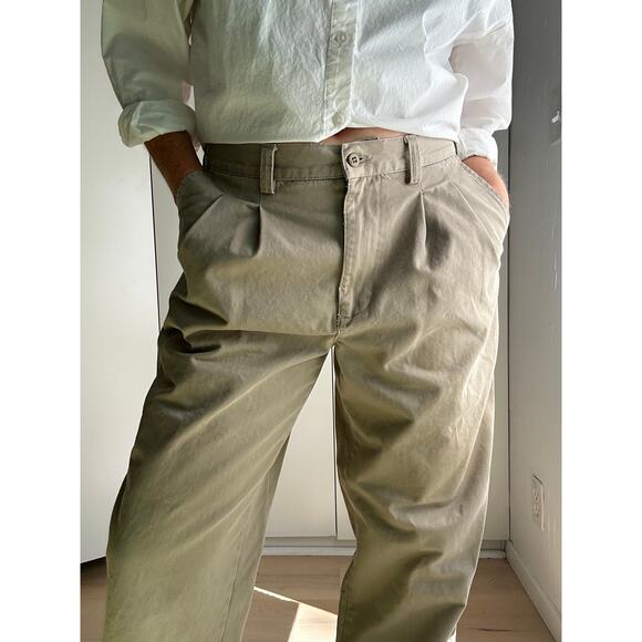 Y2K GAP Mens Chinos Size 34/32 Khaki Pleated Cuffed Classic Twee Preppy Casual - Picture 5 of 10